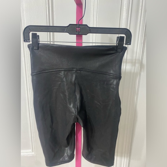 NWOT SPANX FAUX LEATHER BIKE SHORTS - Picture 4 of 4